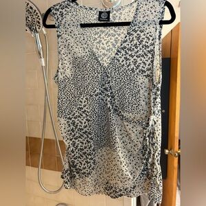 Bobeau Cream & Navy Floral Wrap Blouse Size Large